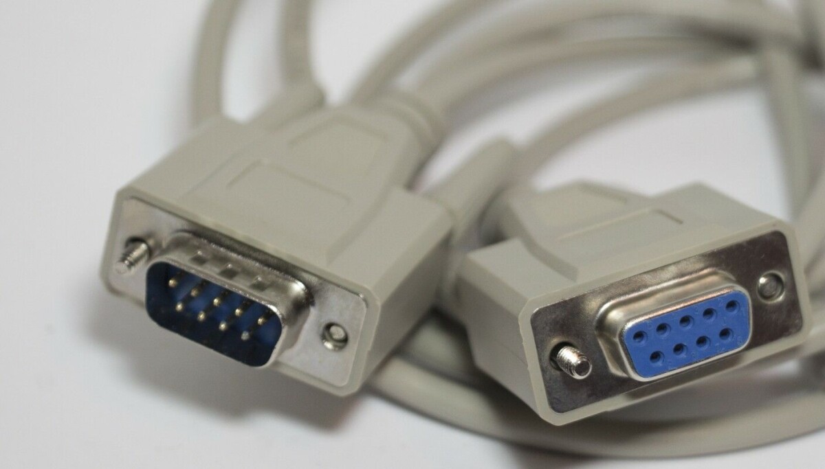 Chuyện Who, Me? Kỹ sư trẻ suýt thiêu rụi PC của giáo sư đoạt giải Nobel vì nhầm cổng kết nối