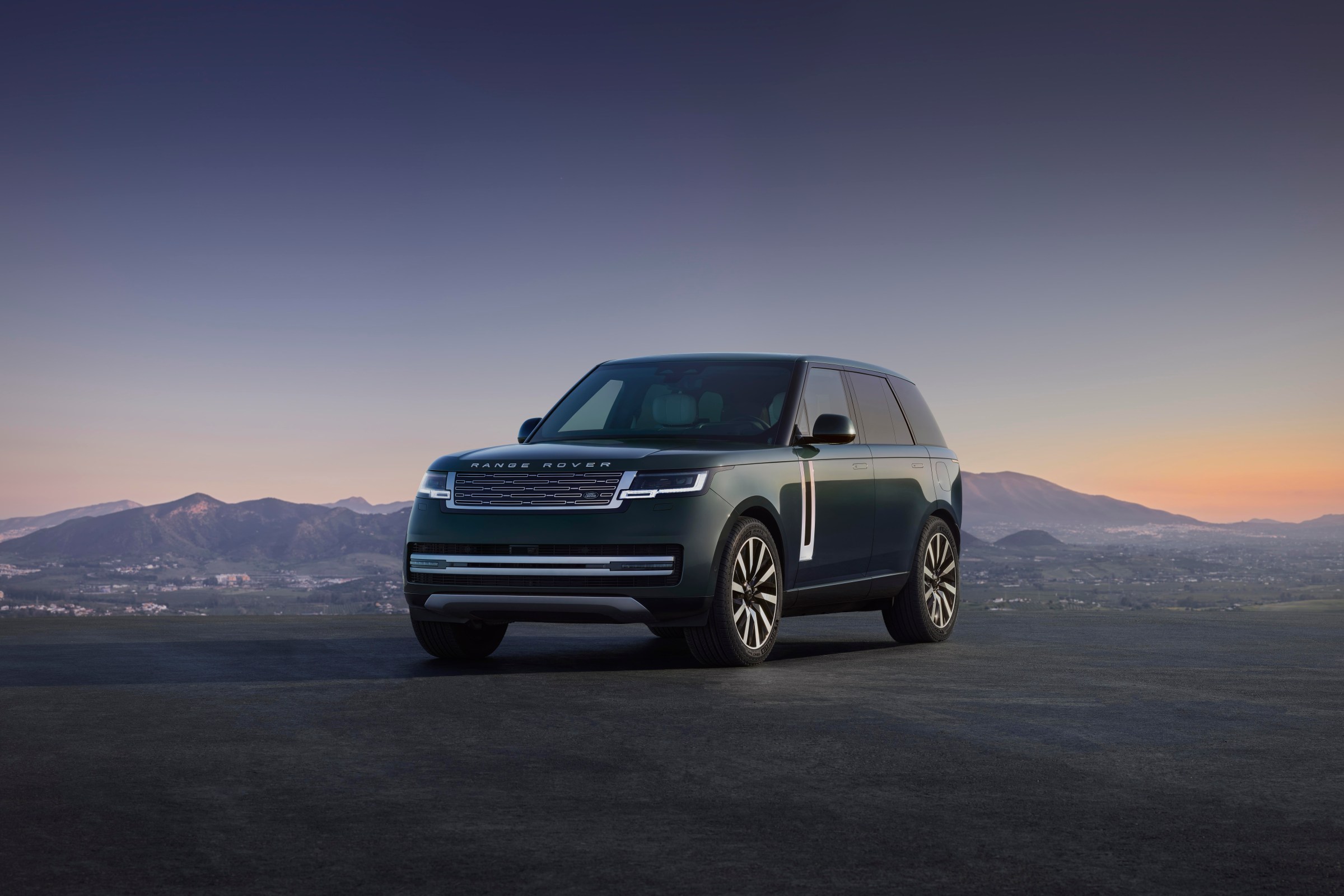 Range Rover Electric nhìn từ góc trước