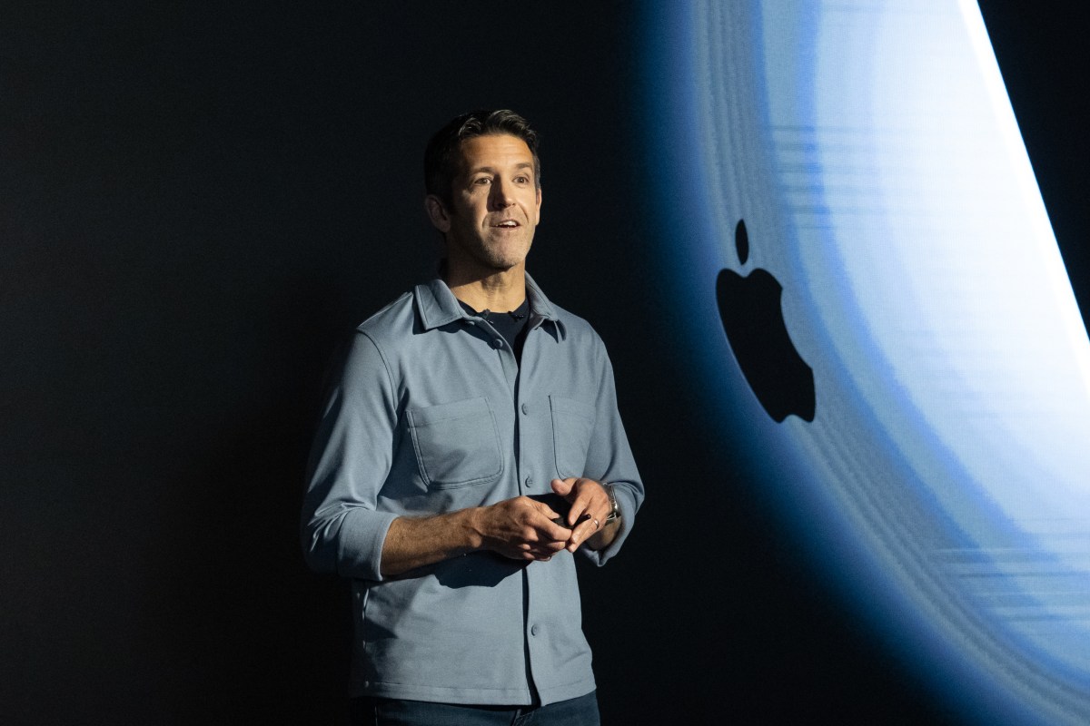John Ternus: Tân CEO Apple - Người kế nhiệm thầm lặng của Tim Cook