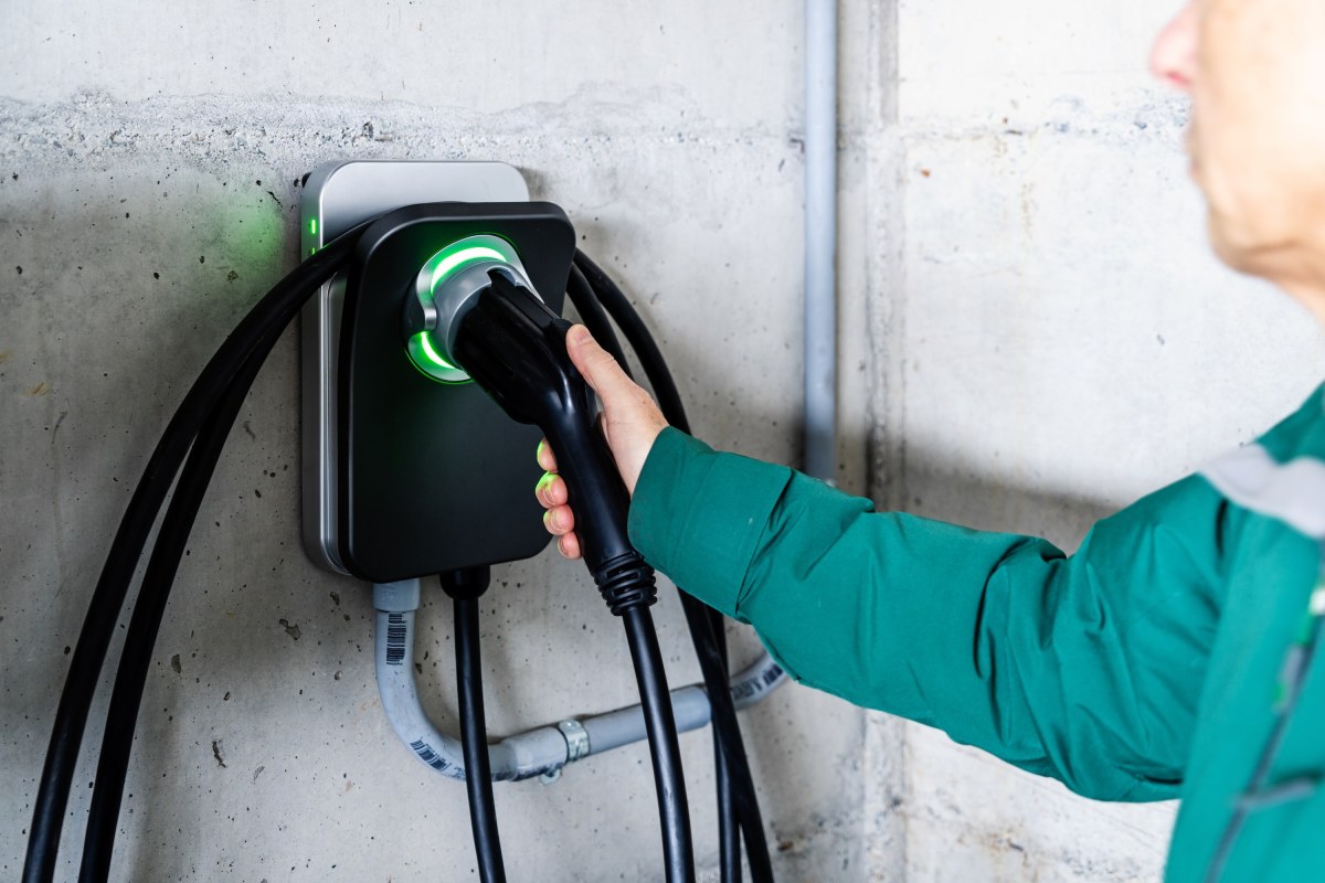 Noble Carbon và giải pháp giúp lắp đặt trạm sạc xe điện không còn đau đầu