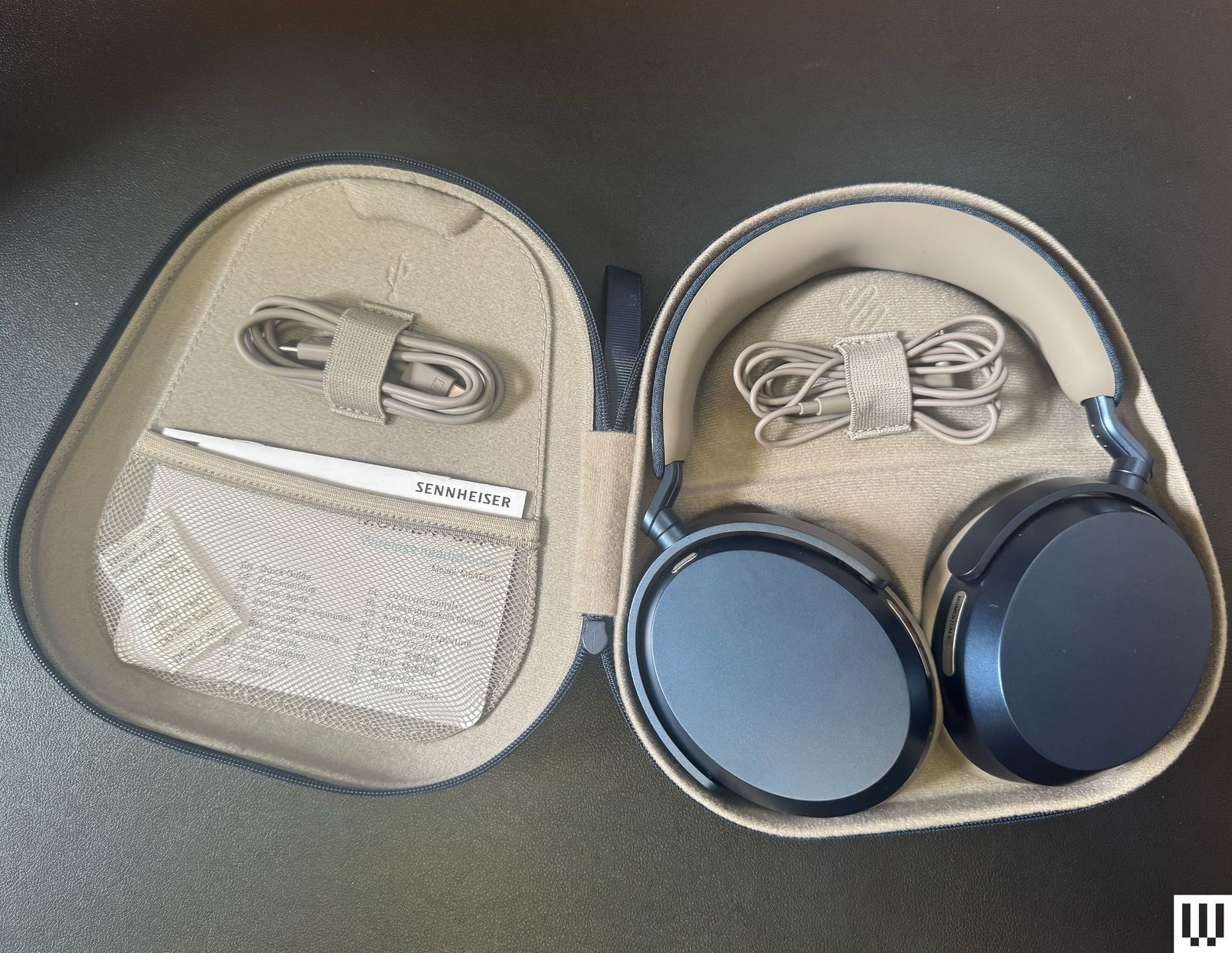 Sennheiser Momentum 5 Wireless với thiết kế vải denim