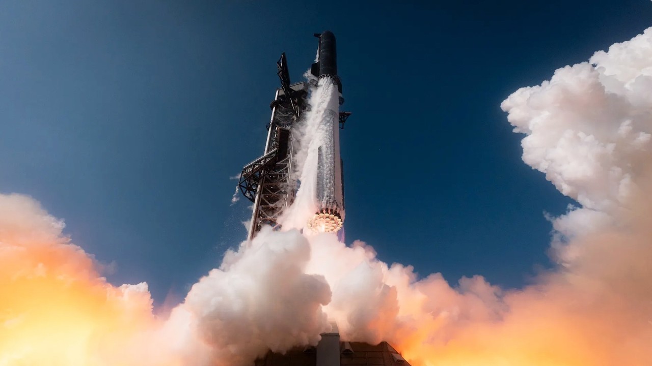Tên lửa Starship của SpaceX trên bệ phóng