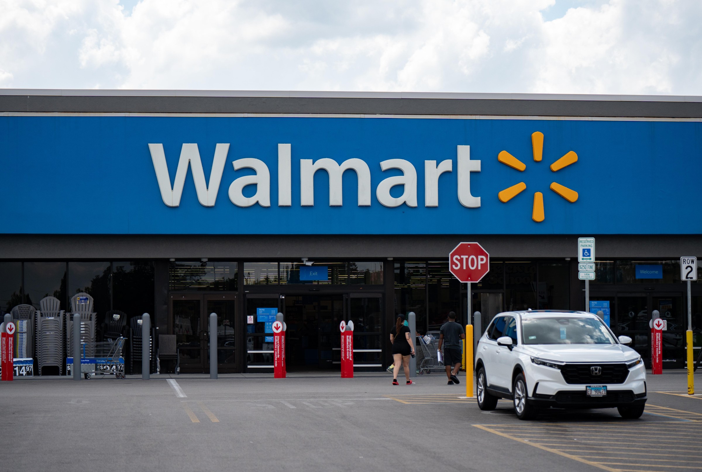 Nhãn kệ kỹ thuật số tại siêu thị Walmart