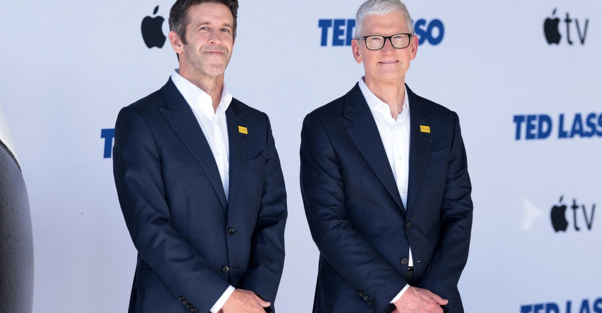 John Ternus chính thức trở thành CEO mới của Apple