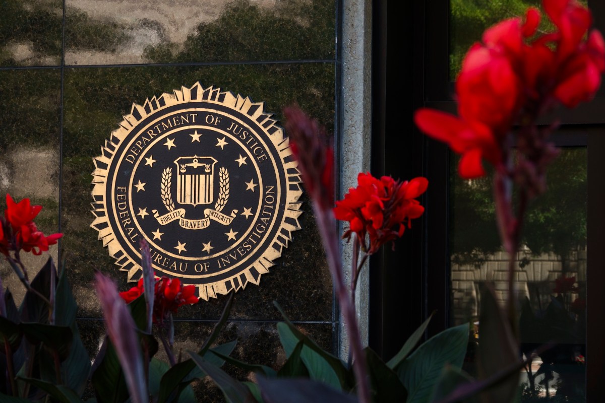 FBI tuyên bố "sự cố an ninh mạng" sau khi hacker đánh cắp dữ liệu cá nhân của đặc vụ