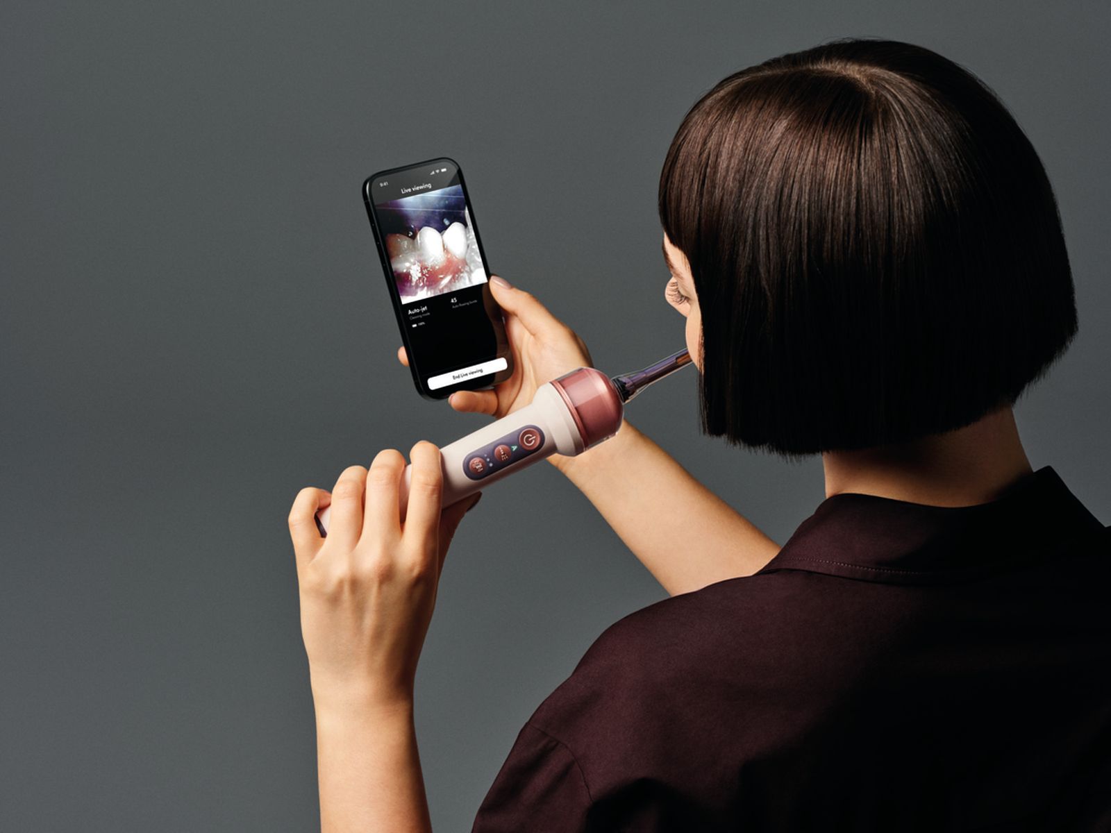 Camera và máy bơm của Dyson CameraJet được thiết kế tối ưu để nhận diện kẽ răng và bắn nước chính xác
