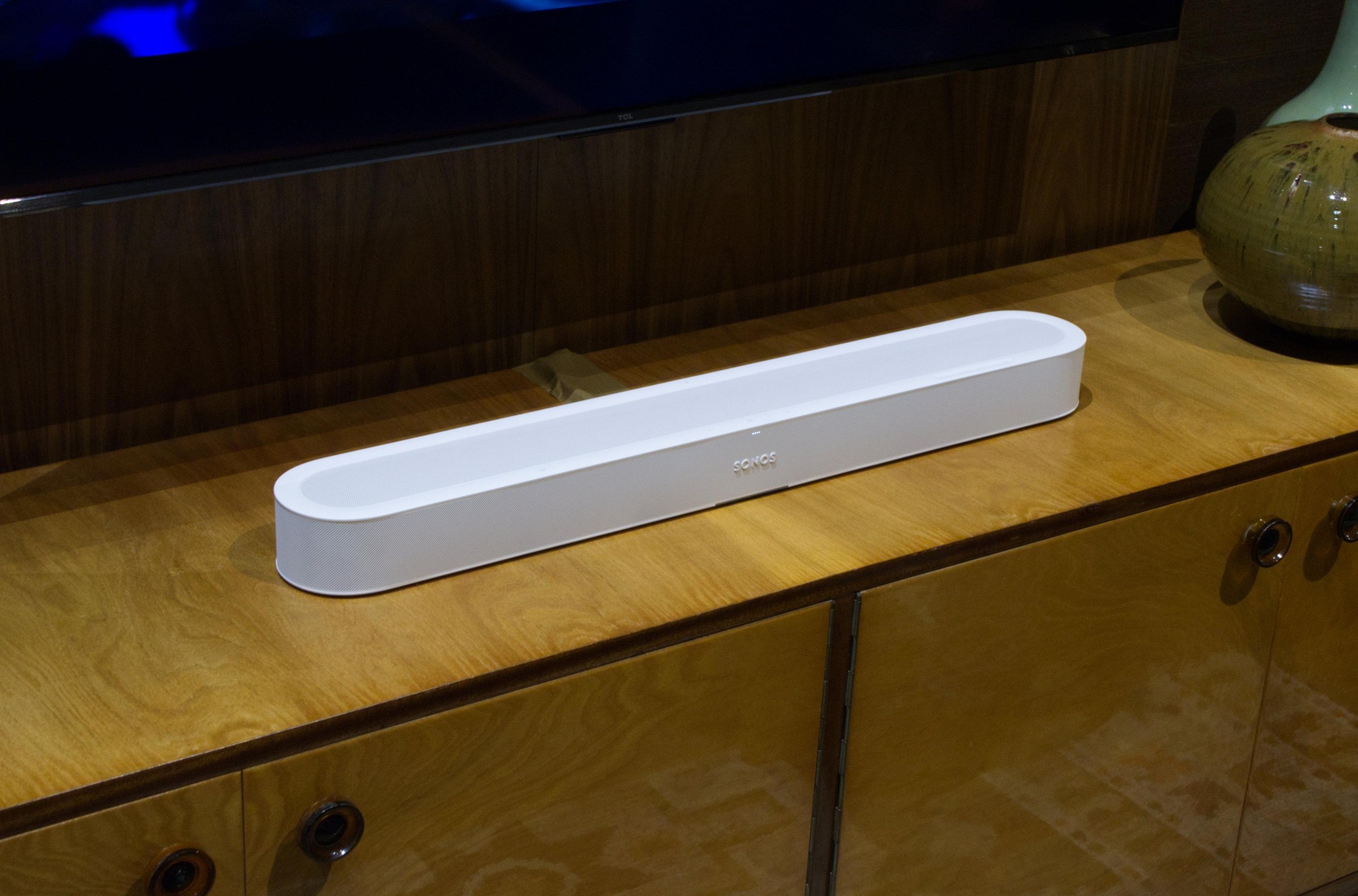 Sonos Beam Ultra được thiết kế cho TV lên đến 65 inch
