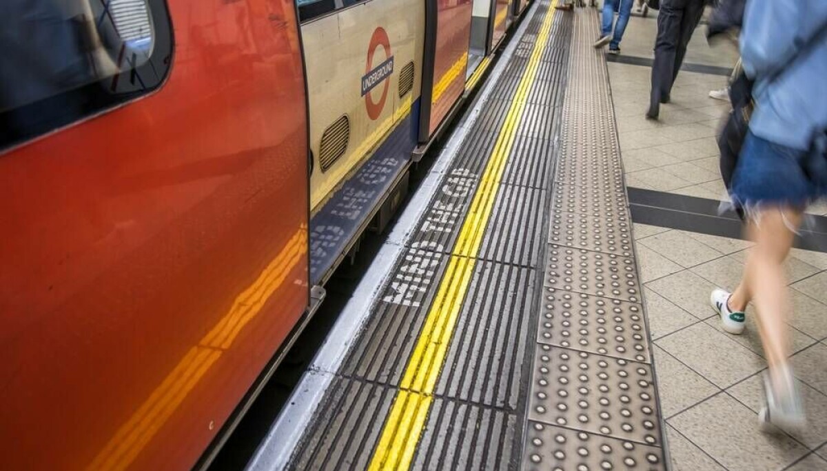 Tàu điện ngầm London vượt mặt phố thị về phủ sóng 5G?