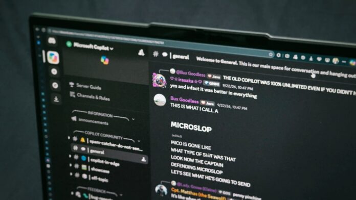 Microsoft âm thầm dỡ bỏ lệnh cấm từ Microslop khi thu hẹp tình trạng AI cồng kềnh trên Windows 11