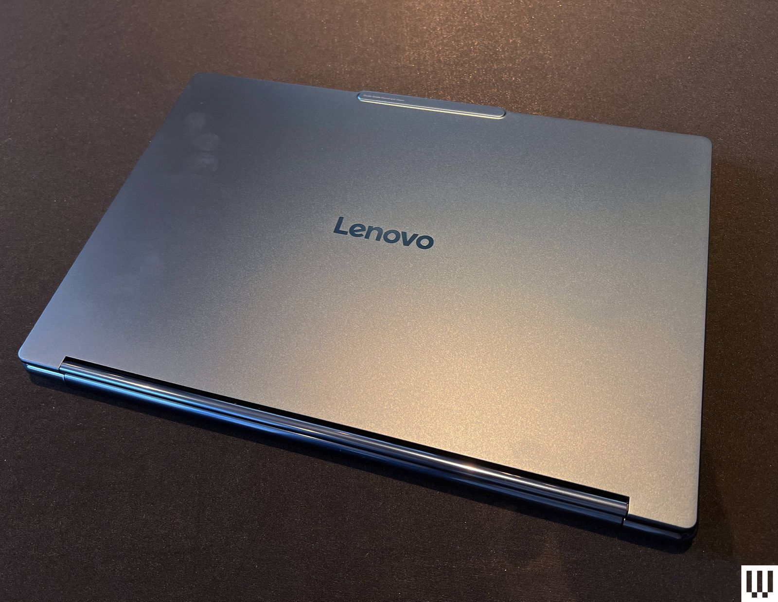 Laptop Lenovo Yoga 9n với thiết kế kim loại sang trọng