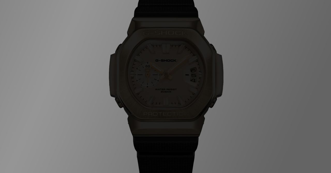 Casio 'CasioNaut' GMC-2500/GAC-2500: Đồng hồ G-Shock mới mang hơi hướng Patek Philippe