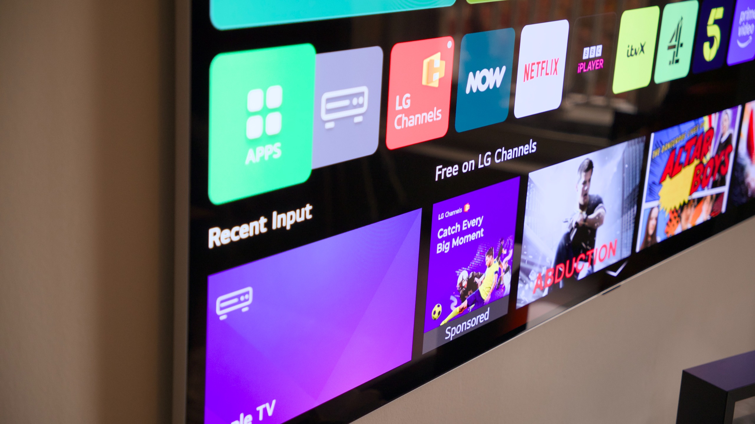 TV thông minh LG đối mặt với cáo buộc thu thập dữ liệu người dùng