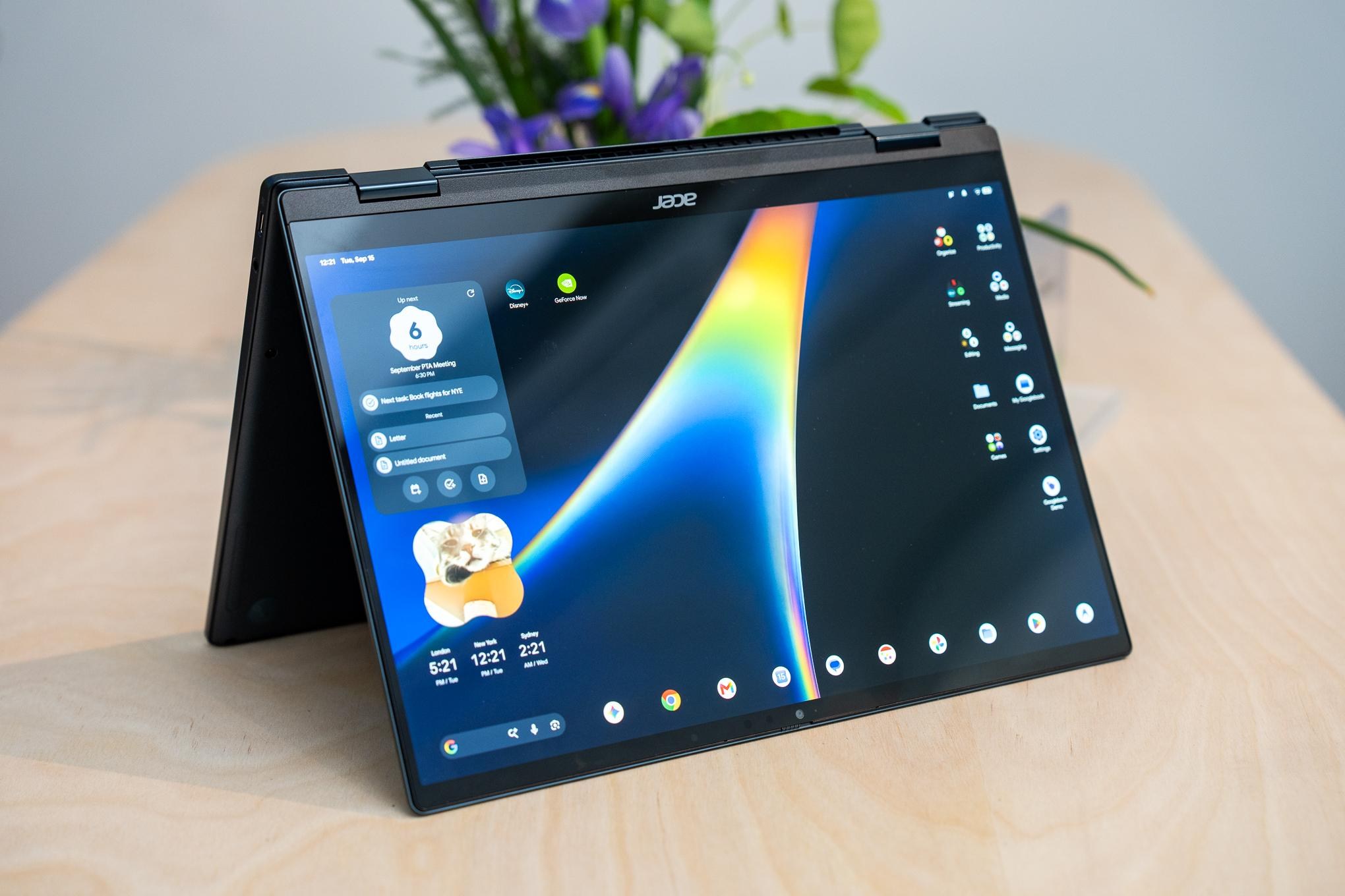 HP Googlebook 14 với khung máy xanh đậm