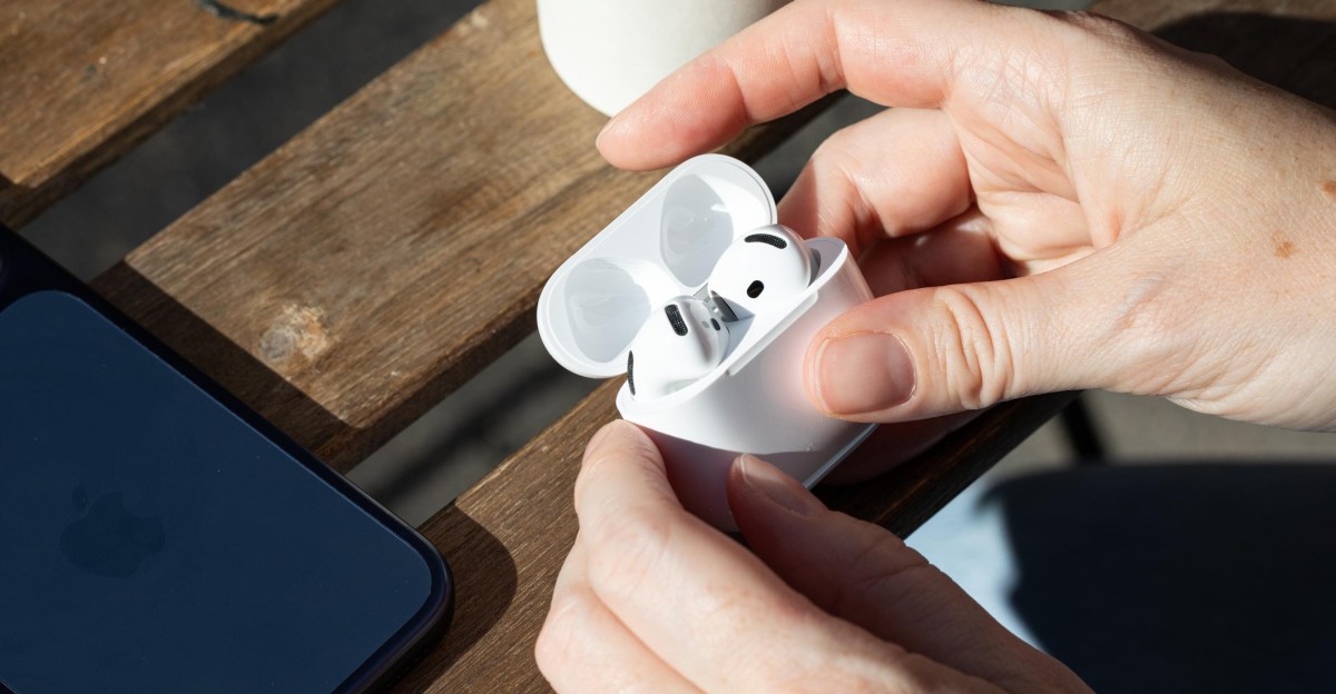 AirPods 5 bản cao cấp: Tai nghe open-ear tốt nhất Apple từng làm