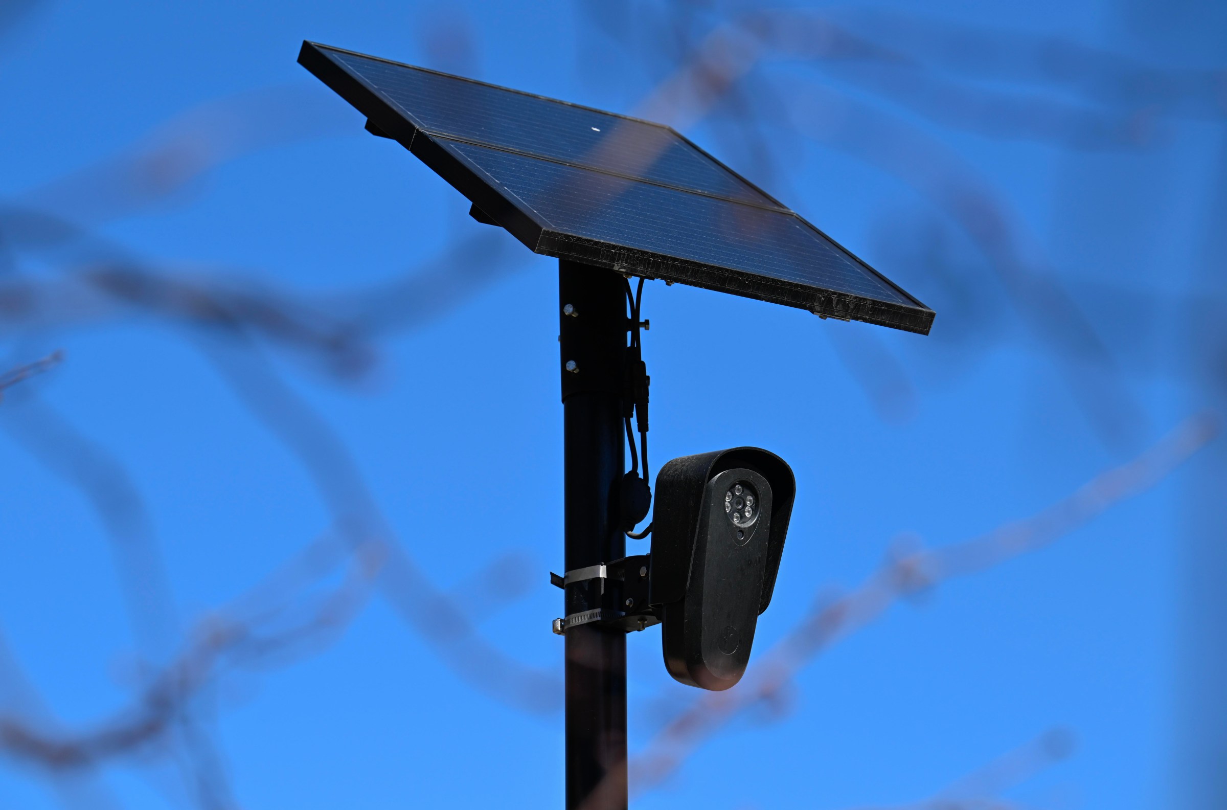 Camera giám sát giao thông trên đường cao tốc