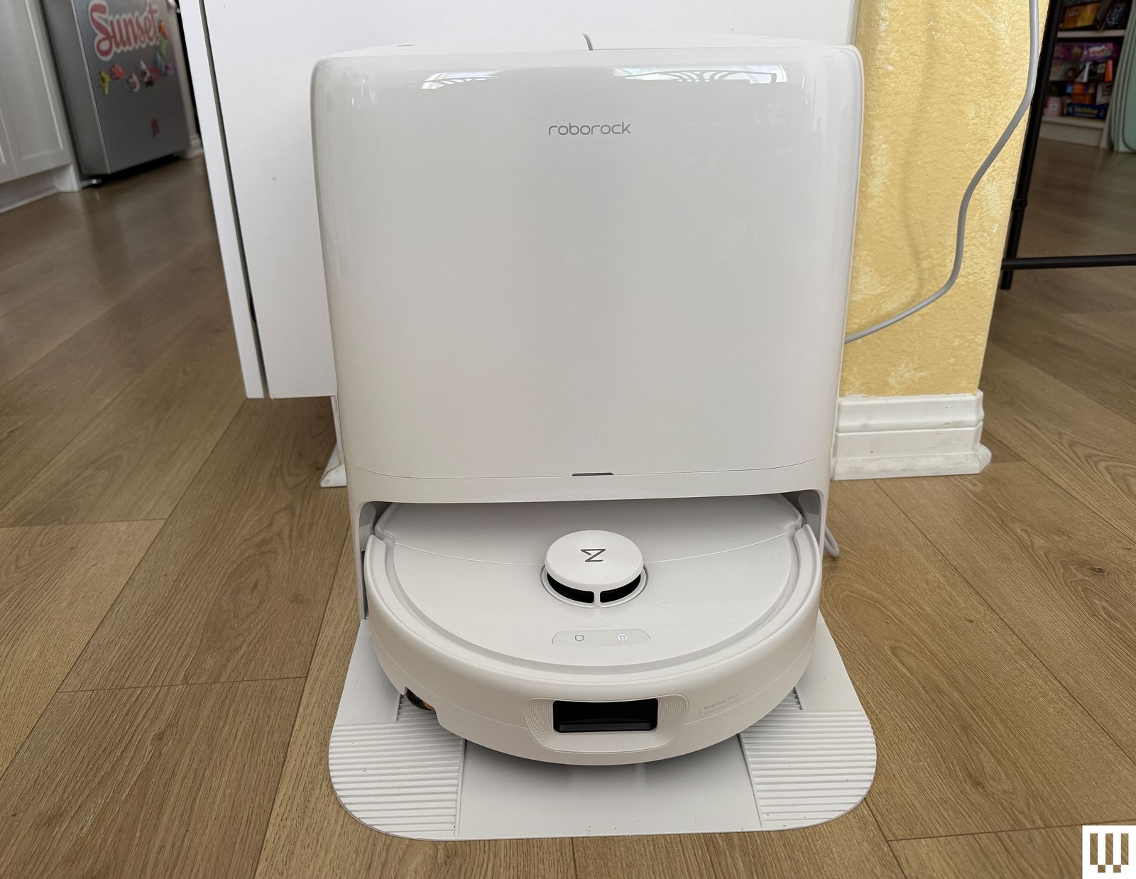 Trạm sạc và robot Qrevo 2 Pro