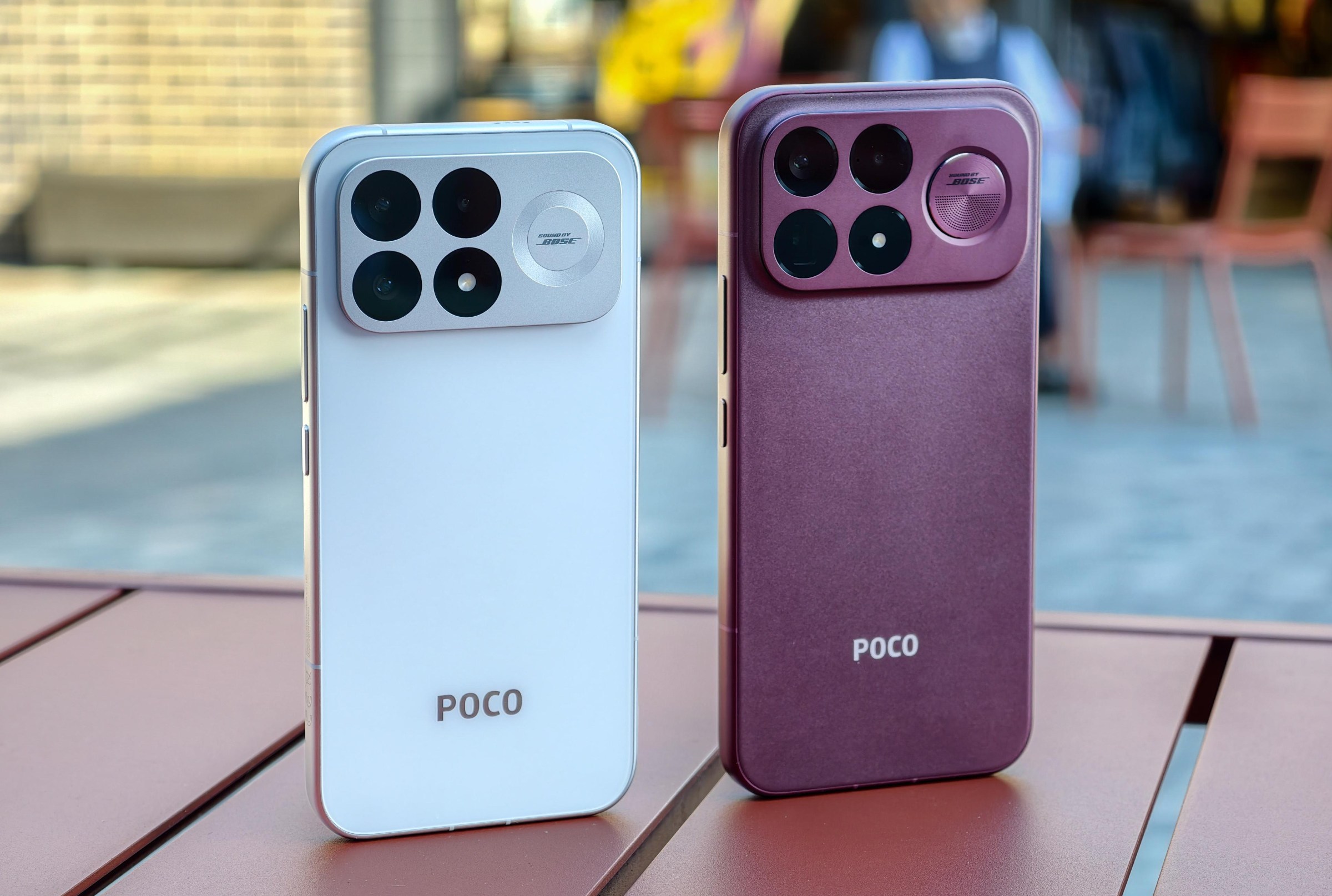 Poco F9 Ultra với loa sub Bose phát sáng