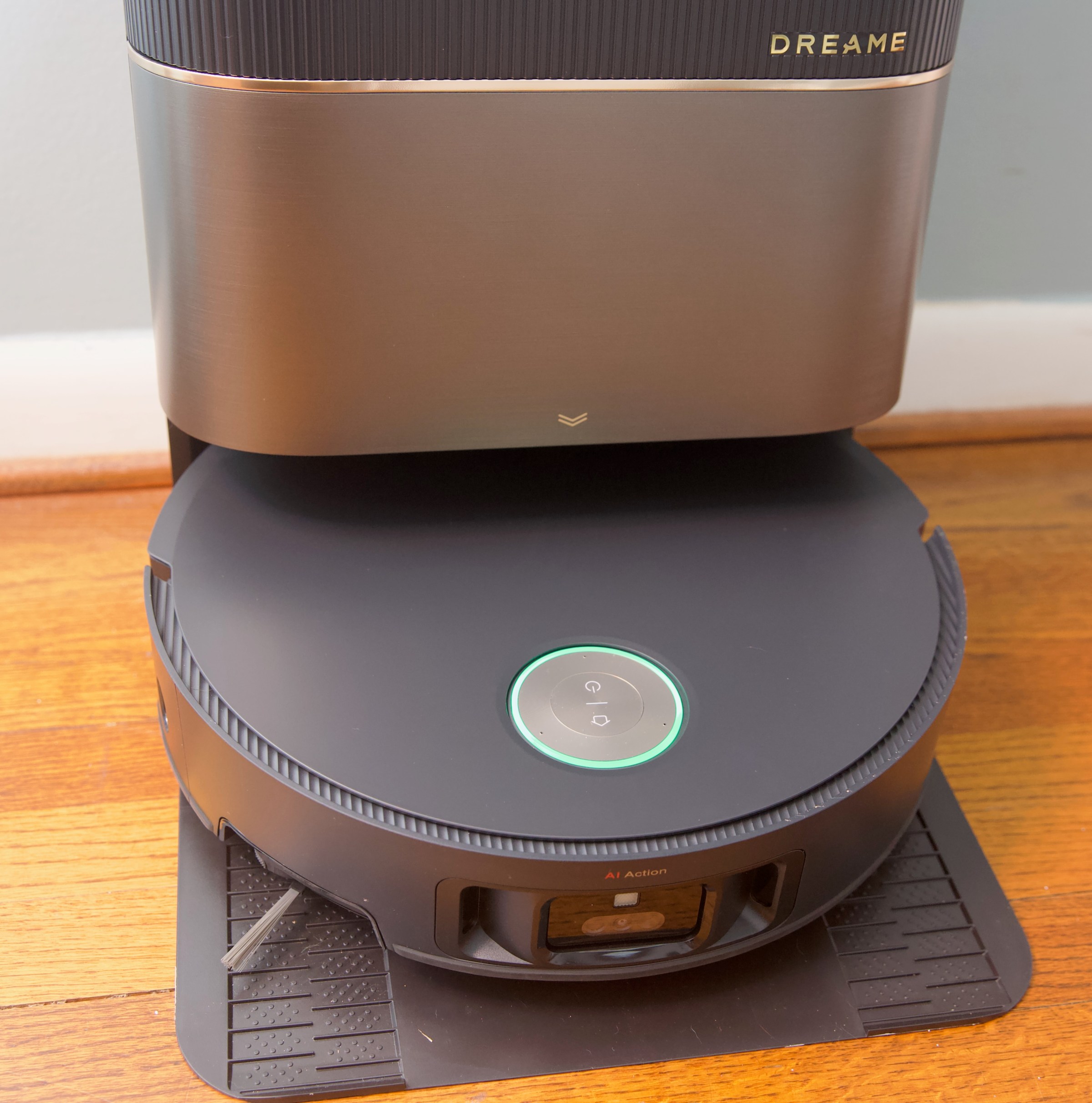Robot hút bụi Dreame X50 Ultra trong nhà