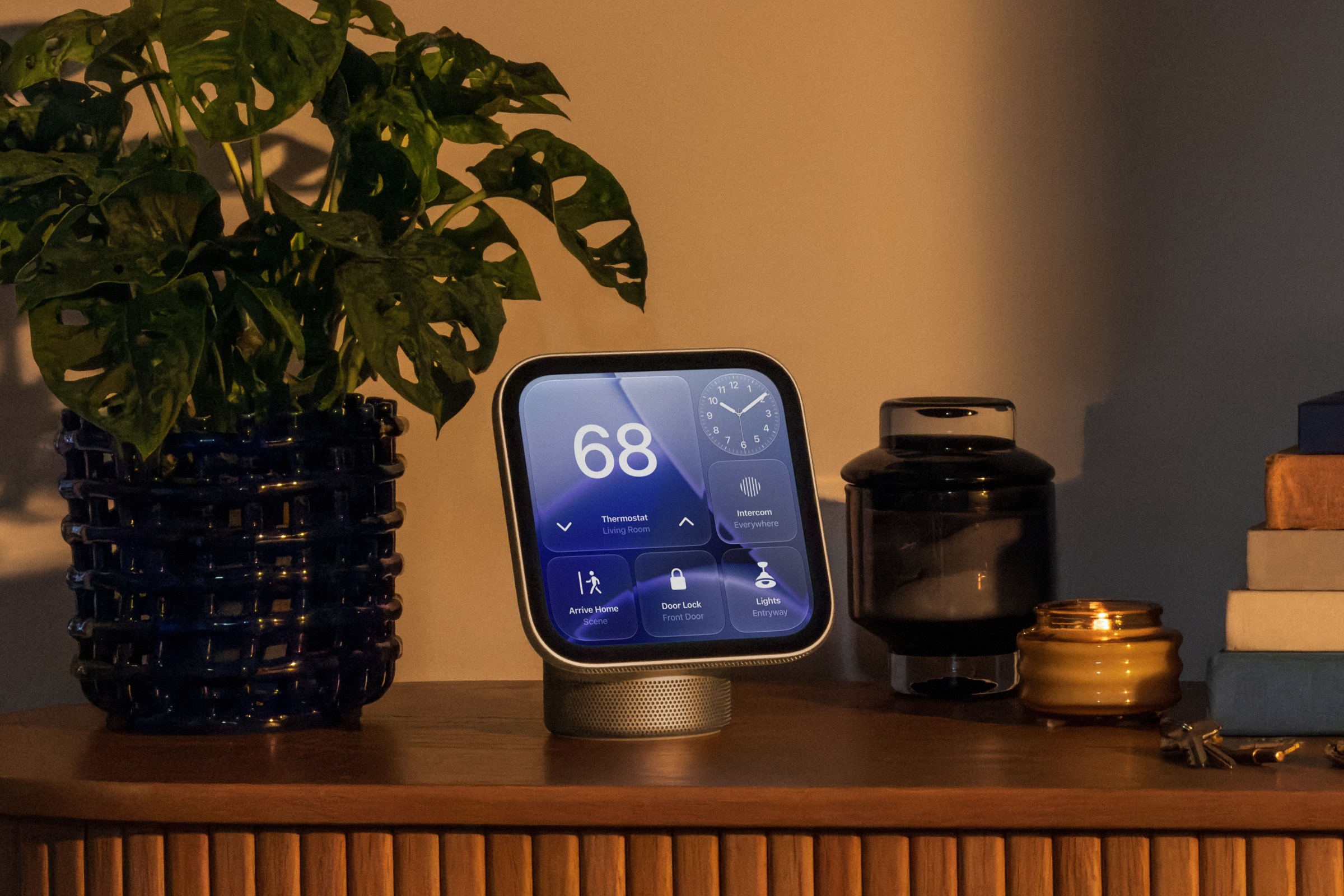 HomeView được đặt trong không gian sống, điều khiển thiết bị nhà thông minh