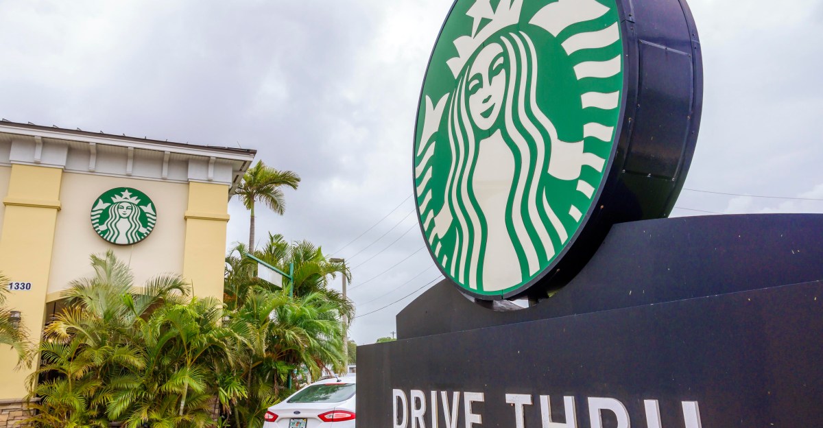 Starbucks ứng dụng AI để cá nhân hóa thực đơn tại quầy drive-thru