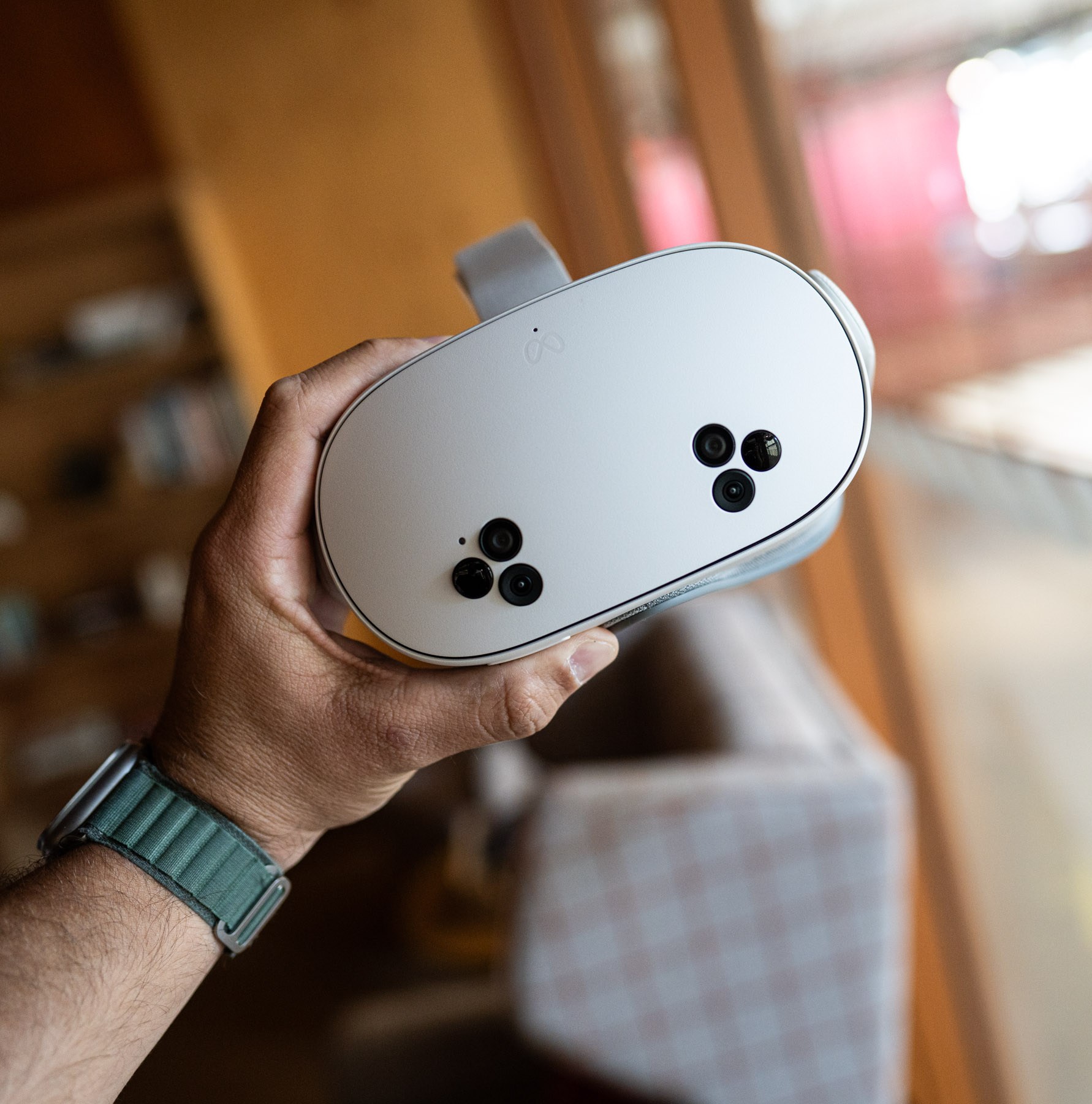 Meta Quest 3S mang lại trải nghiệm VR độc lập với pin tích hợp