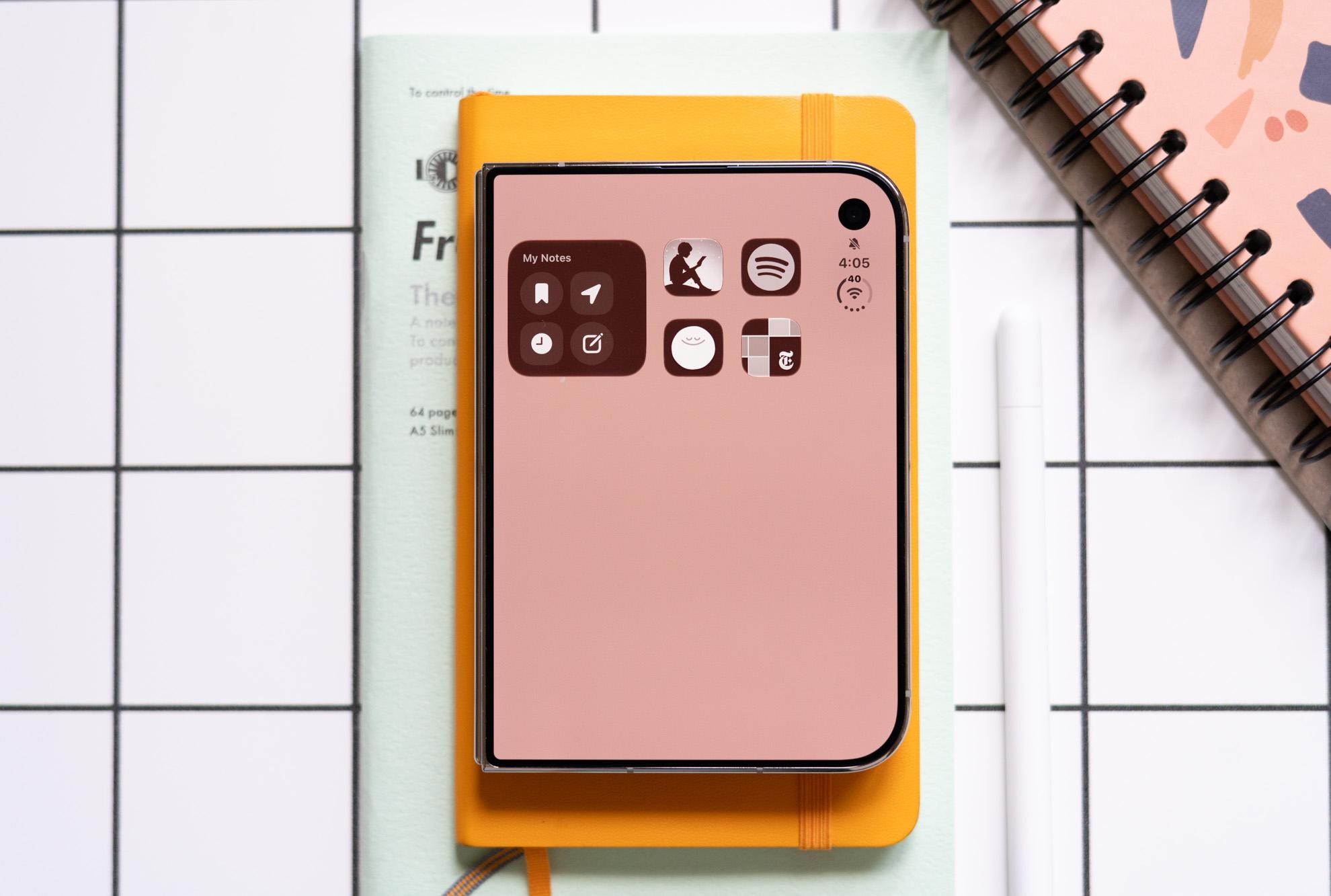 Viết tay trên màn hình trong của iPhone Duo