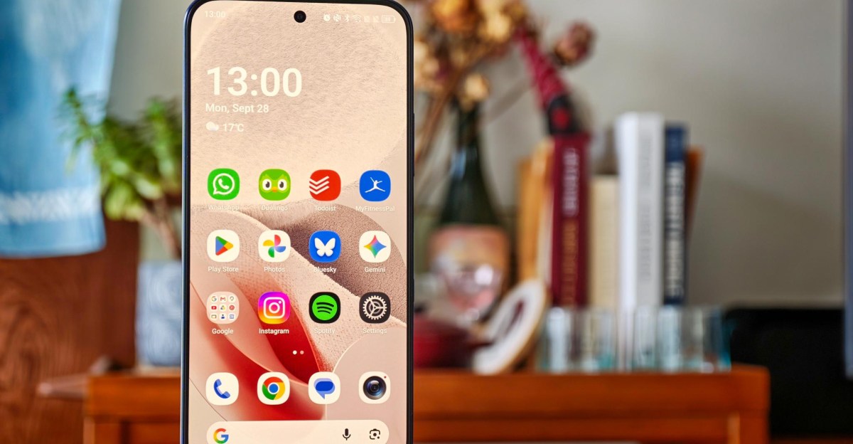 Màn hình OLED giấy của TCL khiến tôi càng mong chờ iPhone Duo