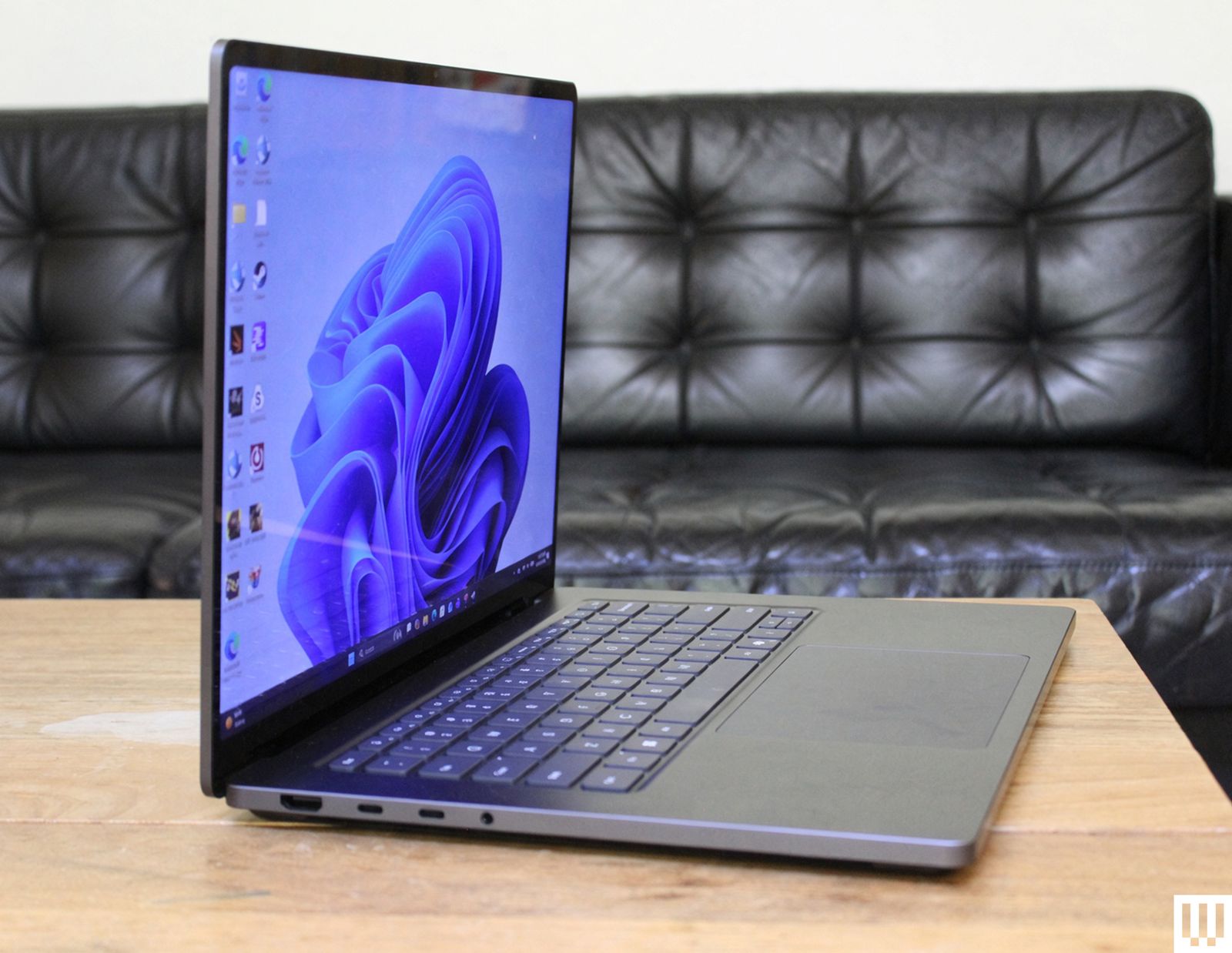 Thiết kế tổng thể của Surface Laptop Ultra