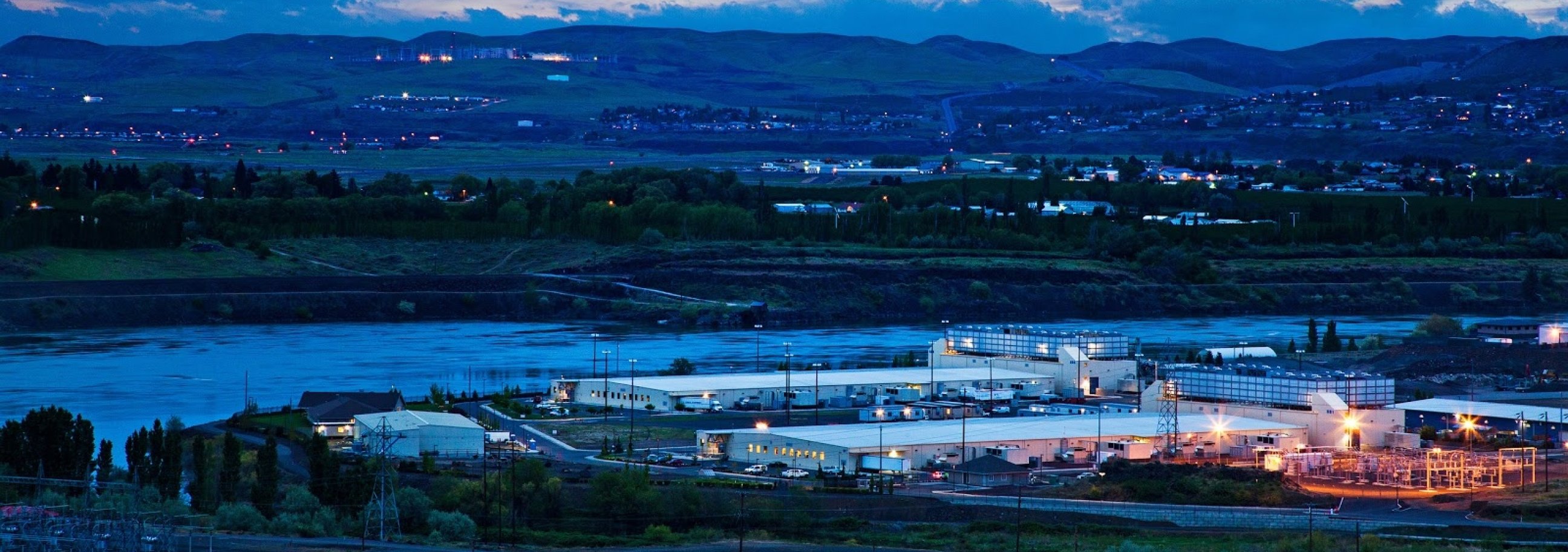 Trung tâm dữ liệu The Dalles của Google tại Oregon, Mỹ