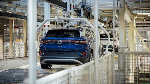 Xe điện Volkswagen ID.4 trên dây chuyền sản xuất