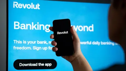 Người dùng Revolut gặp khó khăn khi ứng dụng ngừng hoạt động