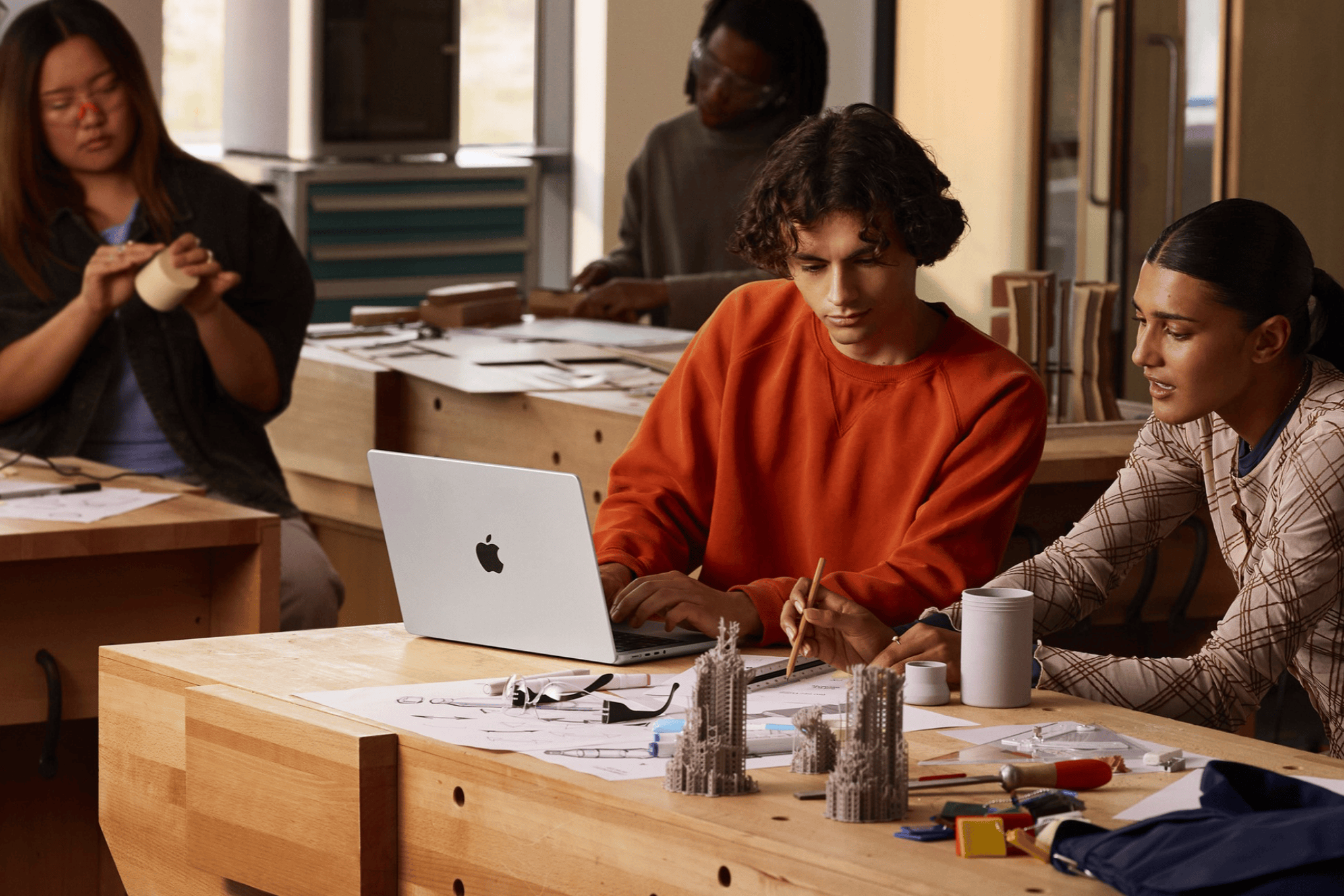 MacBook Pro 2026 với màn hình PROLED XDR