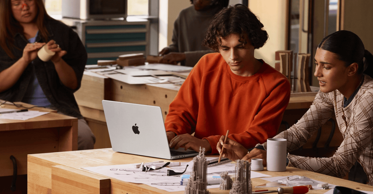 MacBook Pro 2026 với màn hình PROLED XDR và cảm ứng đã mở đặt trước: giá từ 1.999 USD