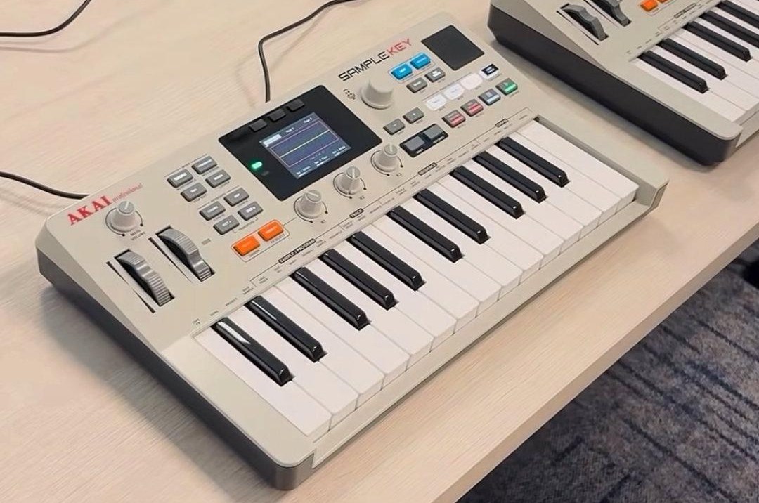 MPC Sample Key với bàn phím 37 phím thay cho các pad