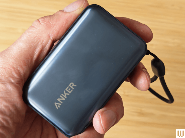 Pin dự phòng Anker Nano với cáp rút gọn