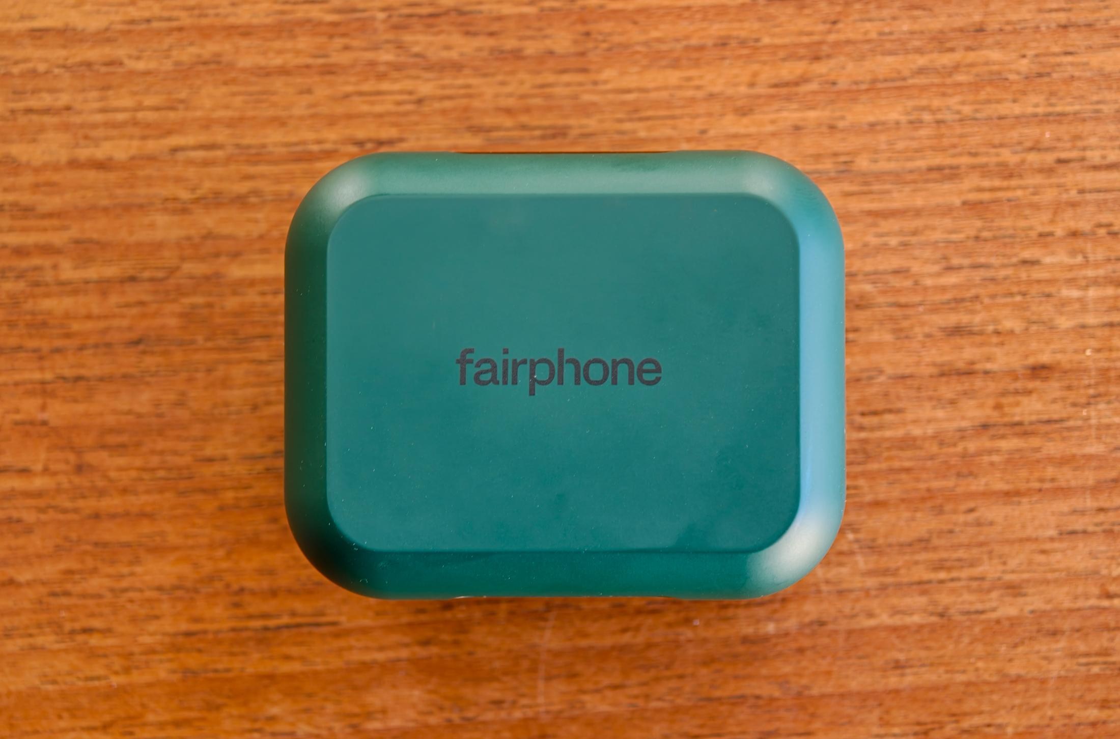 Fairbuds 2 với thiết kế có cuống màu xanh lá