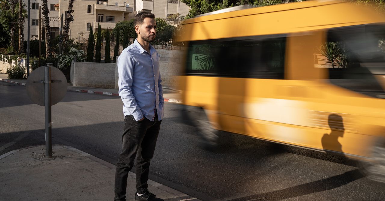 Người đàn ông vận hành kênh Telegram giúp tài xế Palestine đi đường an toàn