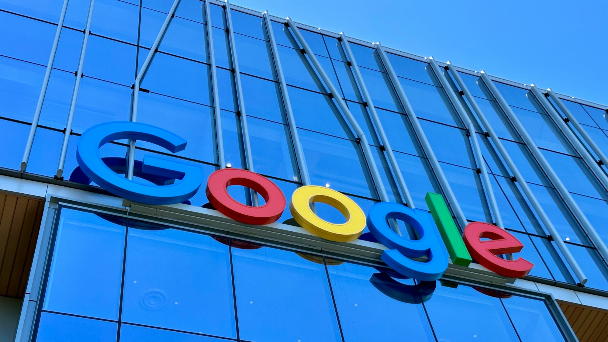 Google AI Search từ chối trả lời ai thắng cử năm 2020: Lỗi kỹ thuật hay lựa chọn có chủ đích?