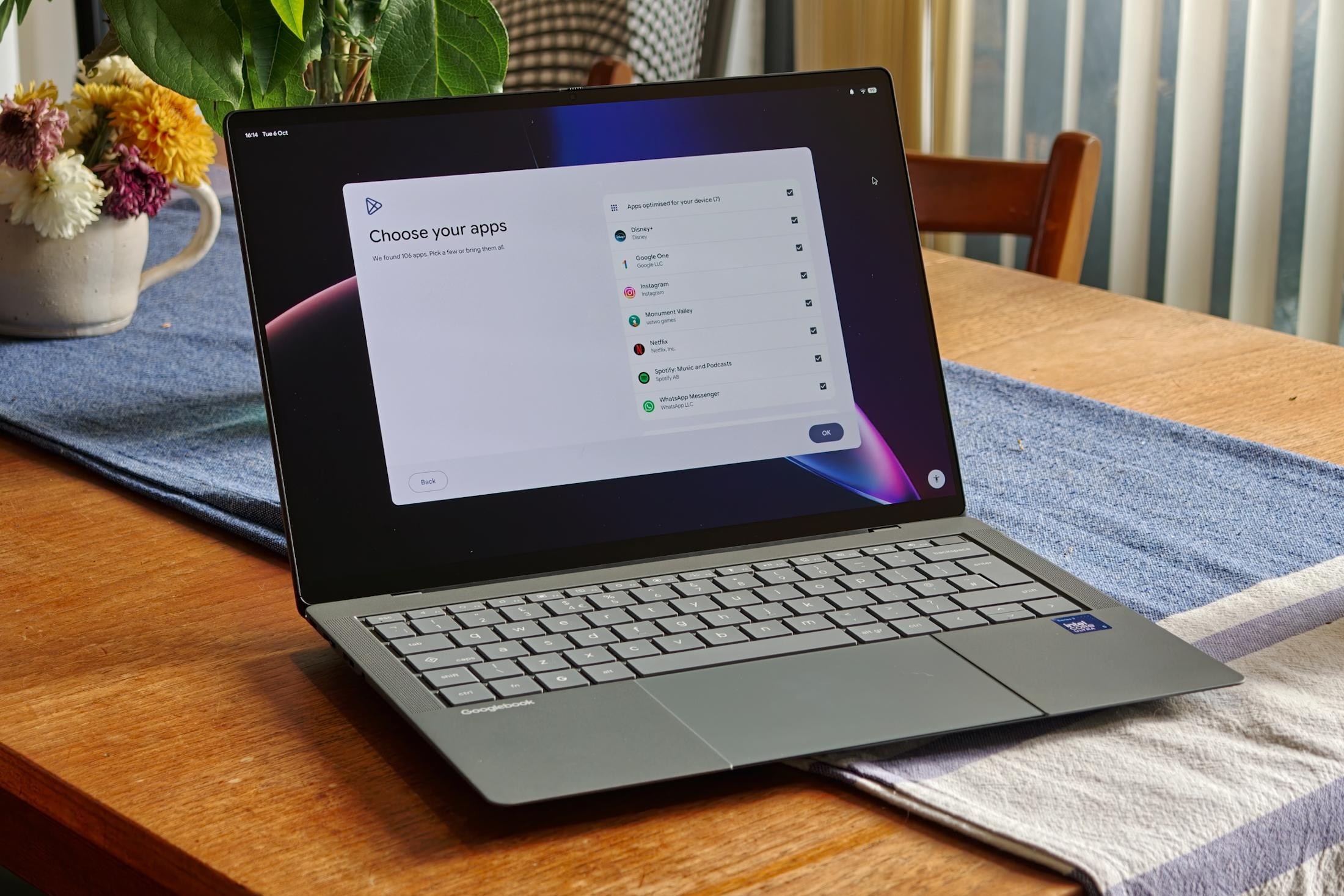 Giao diện Android trên Googlebook với các ứng dụng chưa được tối ưu cho desktop