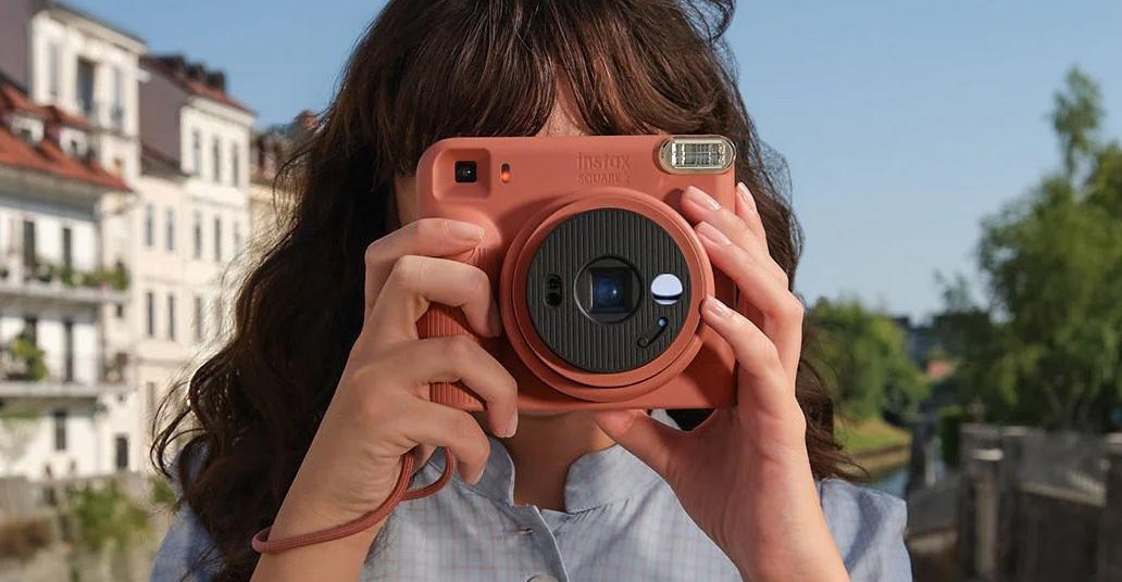 Fujifilm ra mắt Instax Square 2: Máy ảnh lấy liền vuông với bộ lọc màu analog