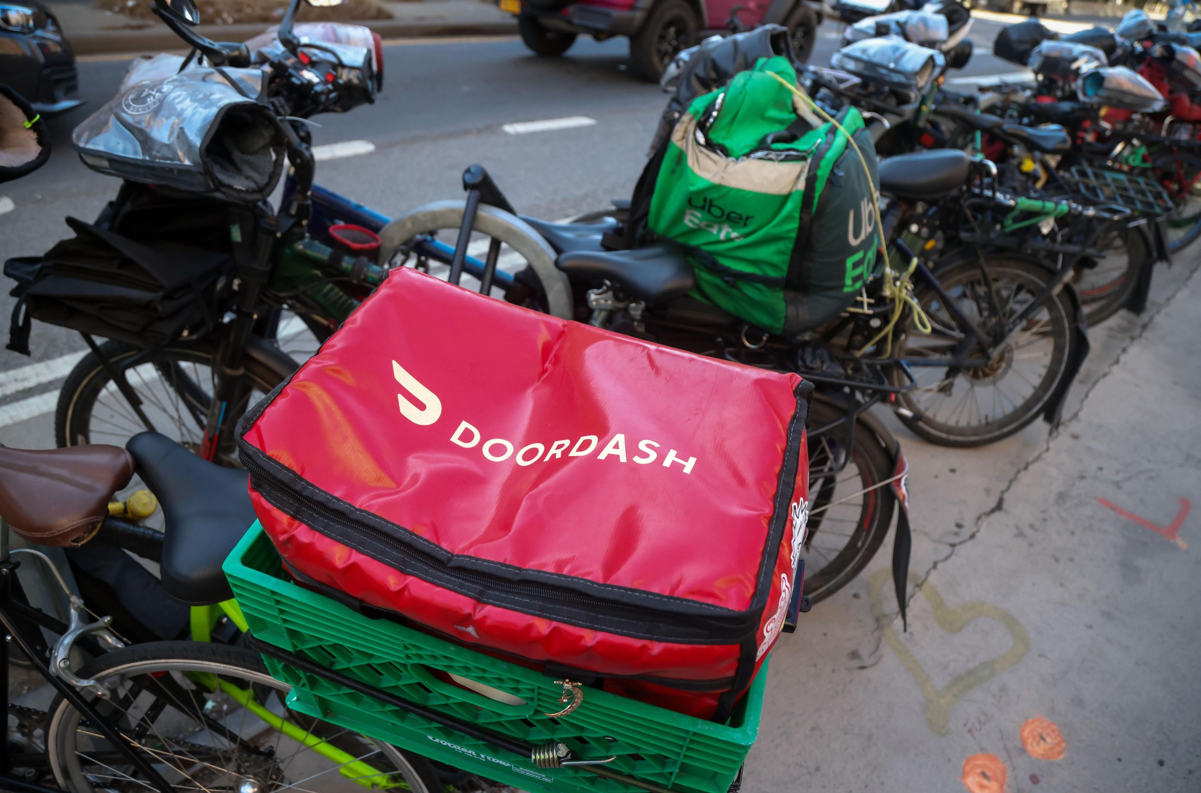 DoorDash công bố thương vụ mua lại Instacart trị giá 17 tỷ USD