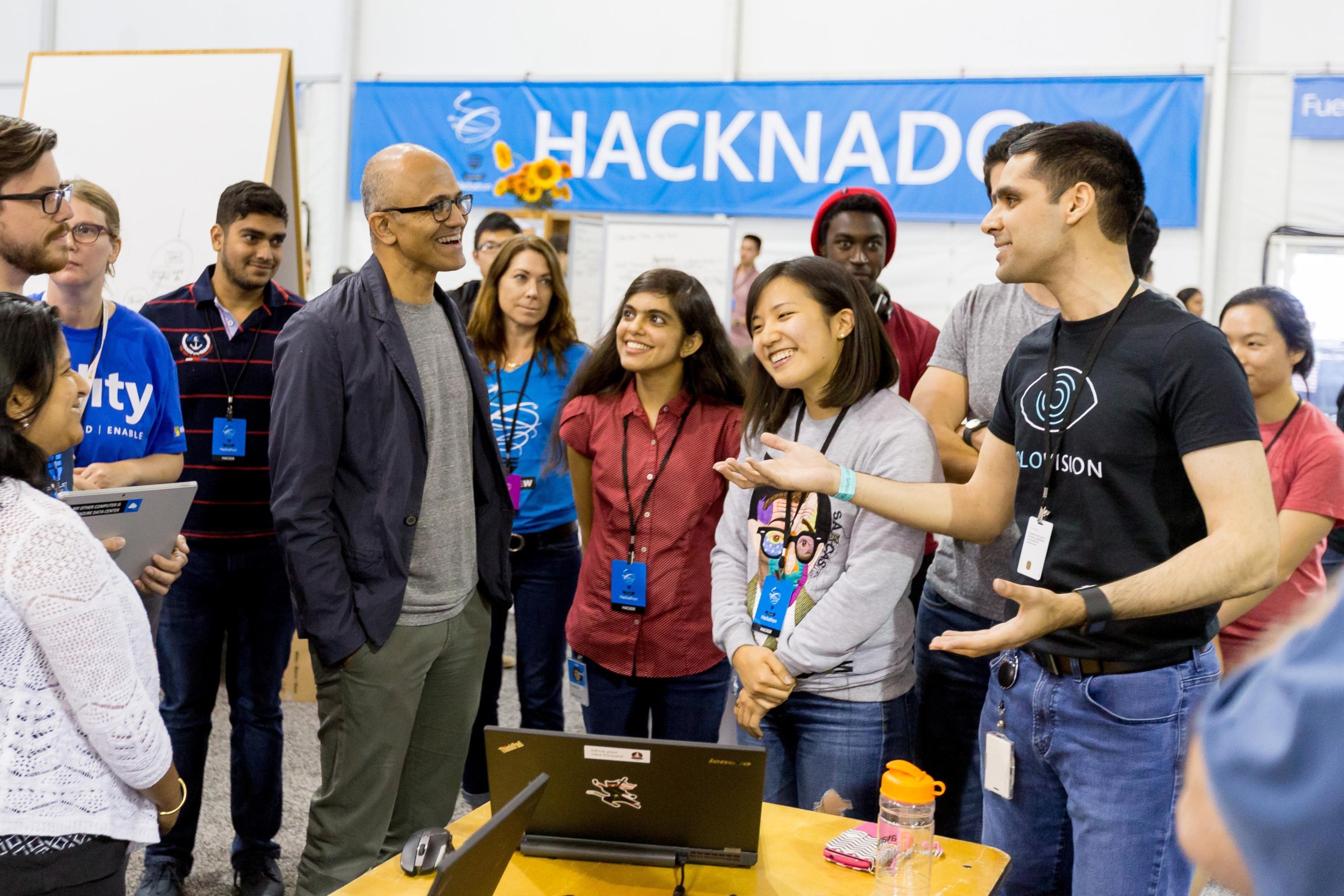 Không gian sáng tạo và các sự kiện hackathon của Microsoft