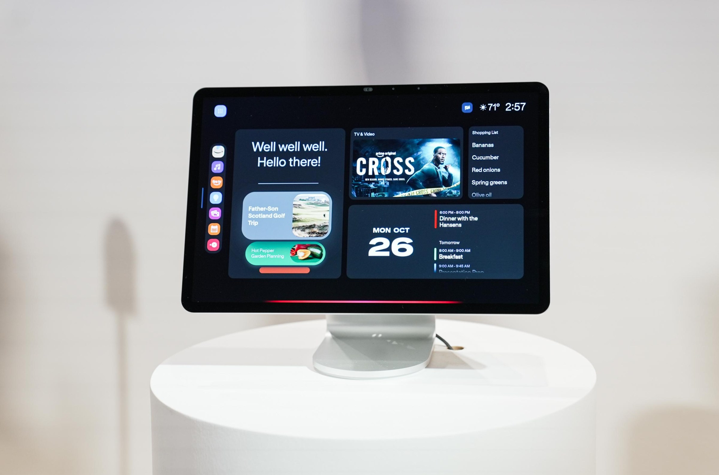 Echo Show 16 của Amazon