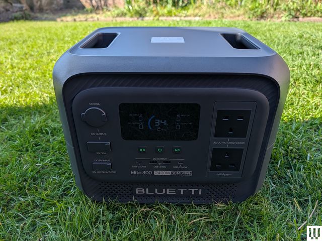 Bluetti Elite 300 mặt trước