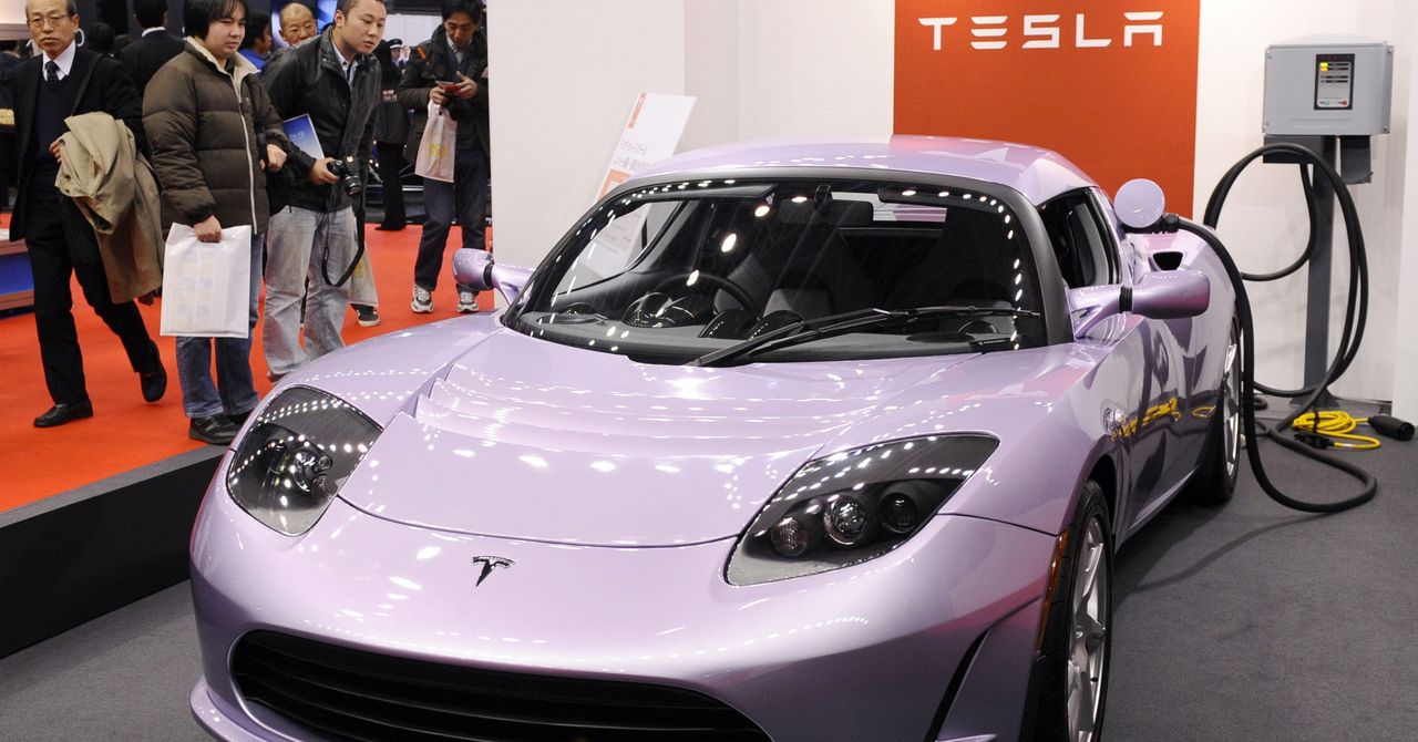 Tesla Roadster 2: Chín năm chờ đợi và một thế giới xe điện đã đổi thay