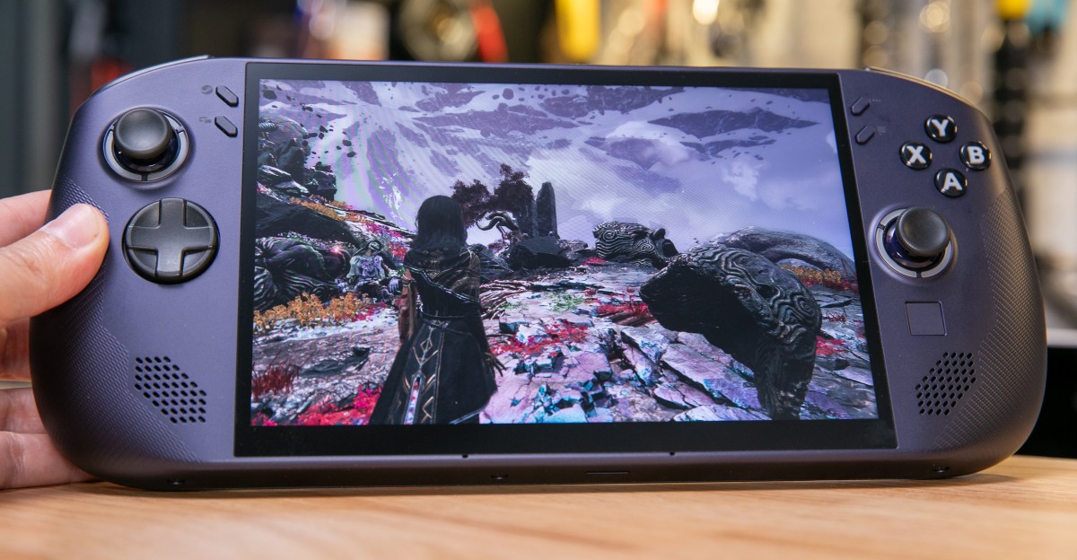 Lenovo Legion Go S chạy SteamOS giảm giá mạnh: lựa chọn đáng cân nhắc thay Steam Deck OLED
