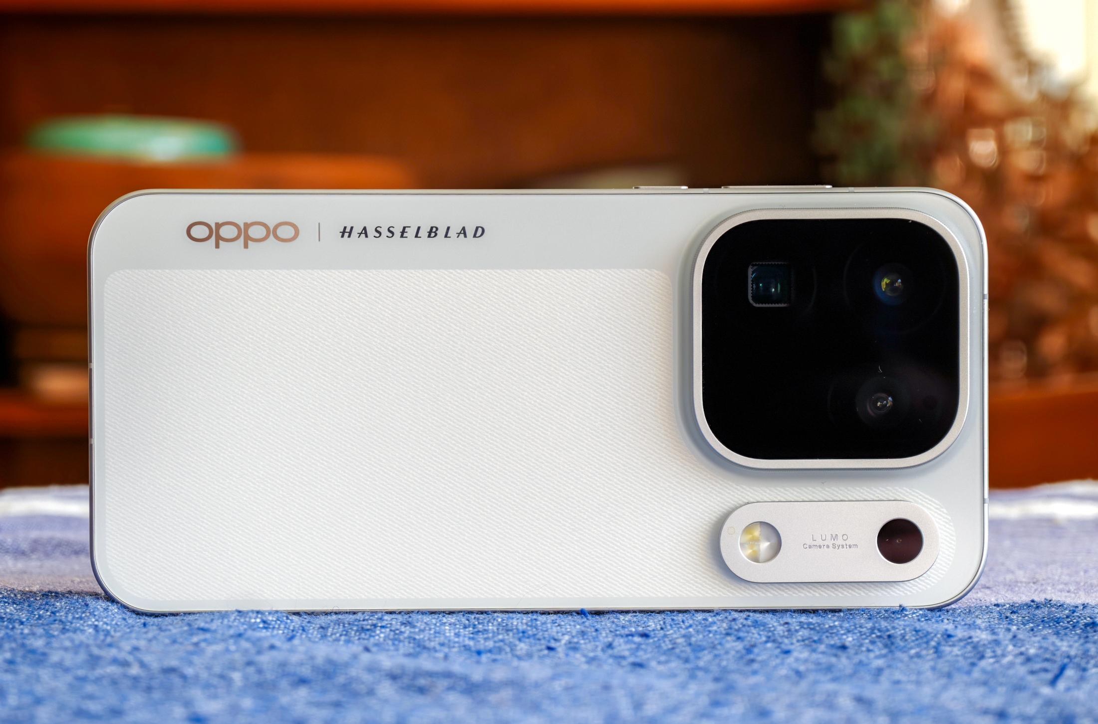 Oppo Find X10 Pro Max với cụm camera sau nổi bật