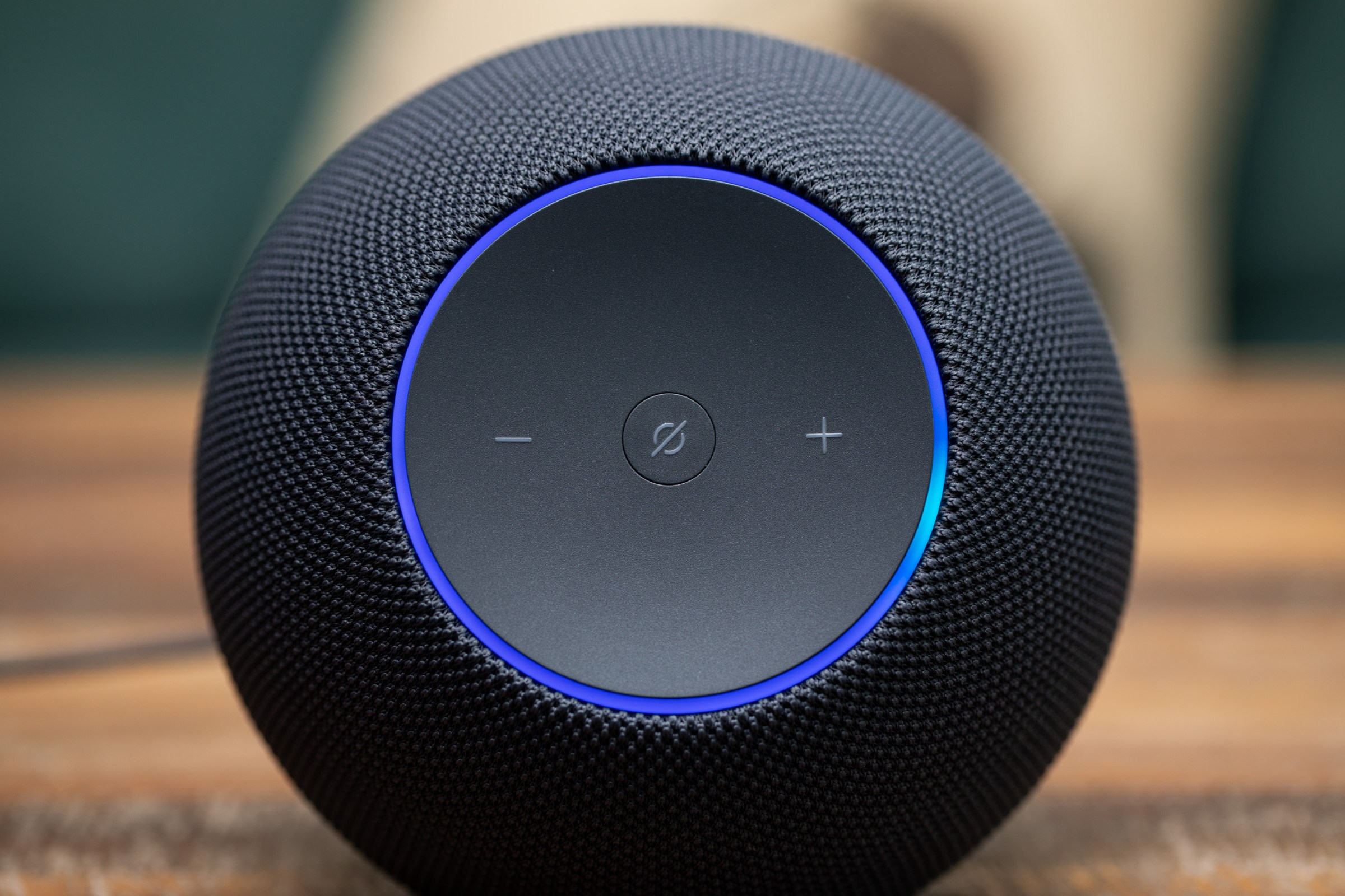 Loa thông minh Amazon Echo Studio chạy Alexa Plus