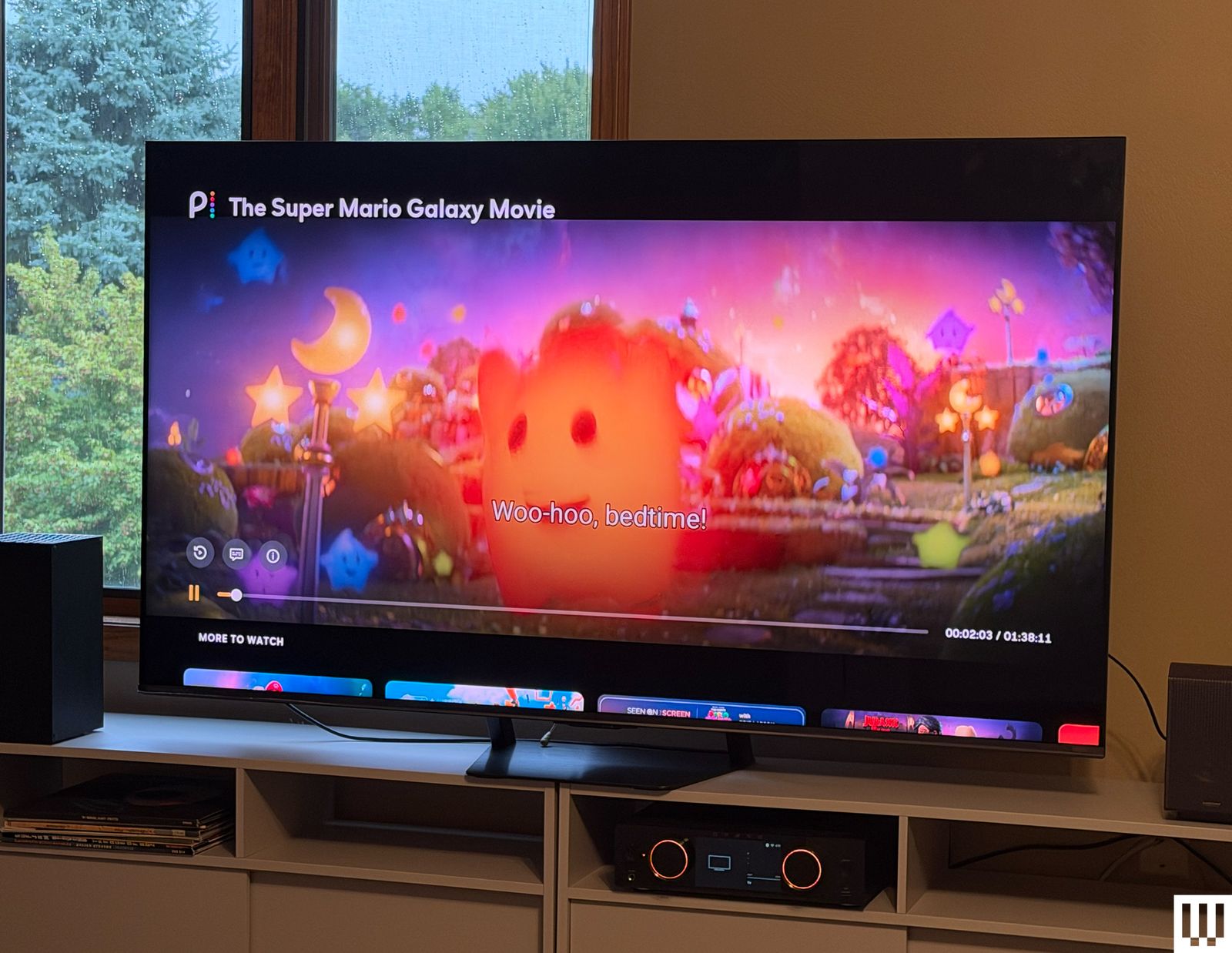 Hisense UR8 khi chơi game Super Mario