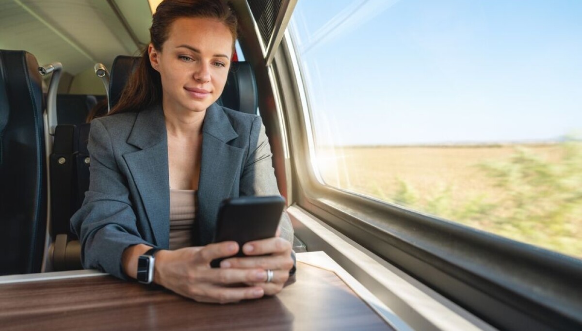Roaming truyền thống đã lỗi thời: Vì sao du khách thời ứng dụng chuyển sang eSIM du lịch